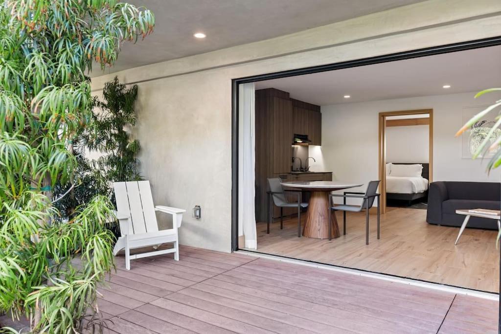 Malibu Sand Carbon Beach Suites Exterior foto