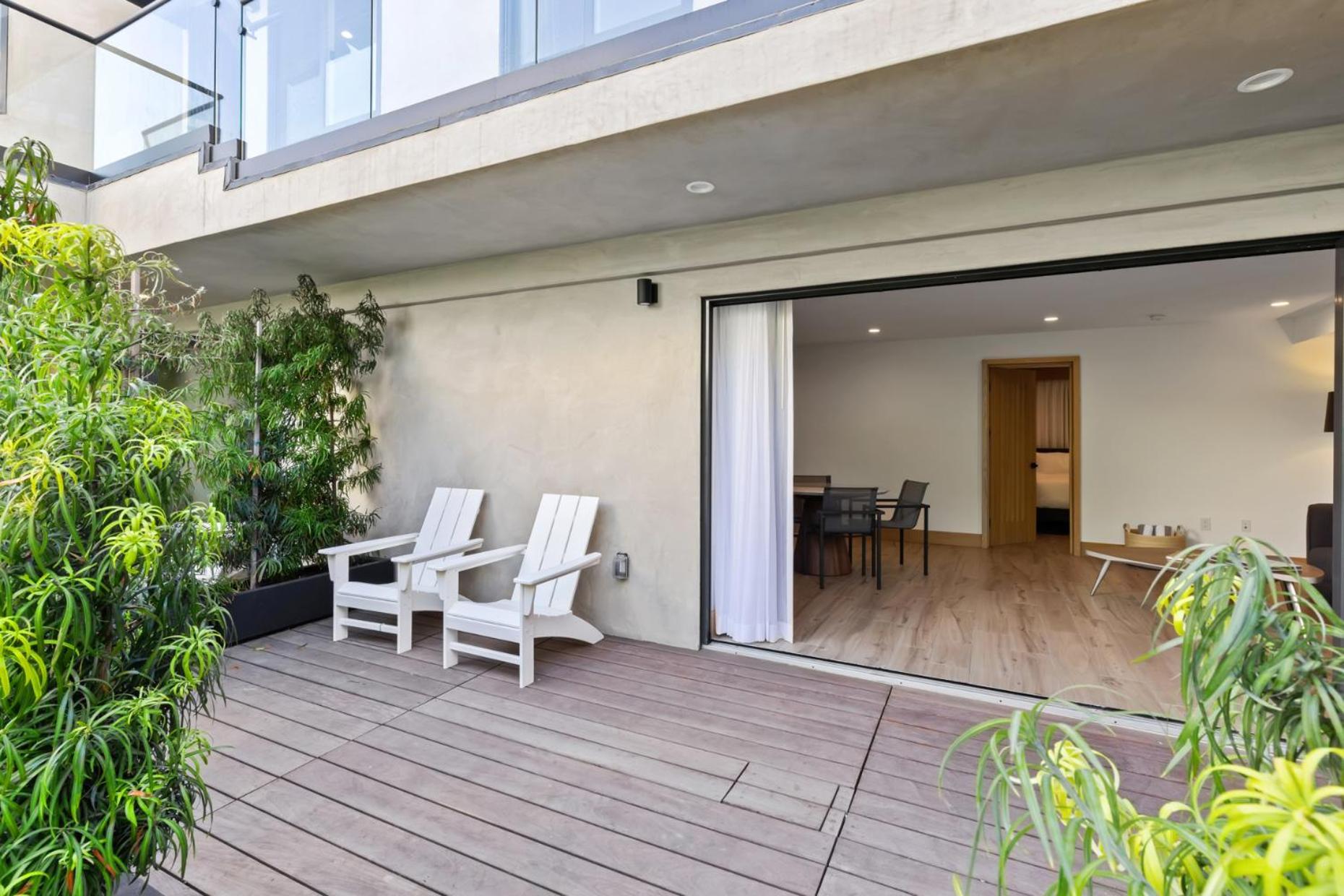 Malibu Sand Carbon Beach Suites Exterior foto